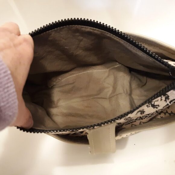 New Southwestern ethnic print Kokopelli Purse Tan Black Vinyl trim shoulder bag - Picture 9 of 9